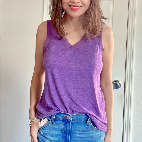 01 Solid Minimalist V neck Tank Top - Picture 3 of 15